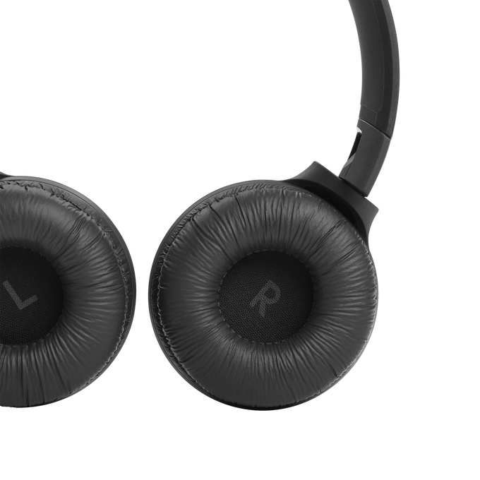 JBL Tune 510BT - Black - Wireless on-ear headphones - Detailshot 2 image number null